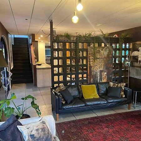 Electric Waihi Beach House - Family & Dog Friendly, Close To Beach, Pool Table, Outdoor Fire Room, Skate Ramp Bowentown ภายนอก รูปภาพ