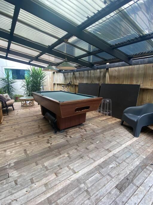 Electric Waihi Beach House - Family & Dog Friendly, Close To Beach, Pool Table, Outdoor Fire Room, Skate Ramp Bowentown ภายนอก รูปภาพ
